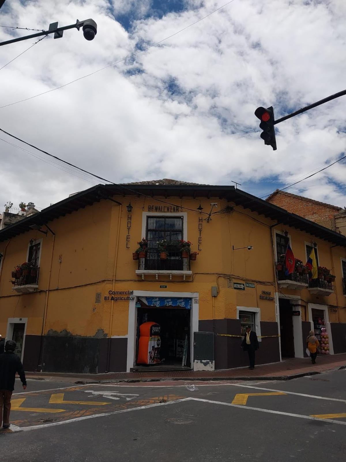 Hostal Benalcazar Quito Exterior foto